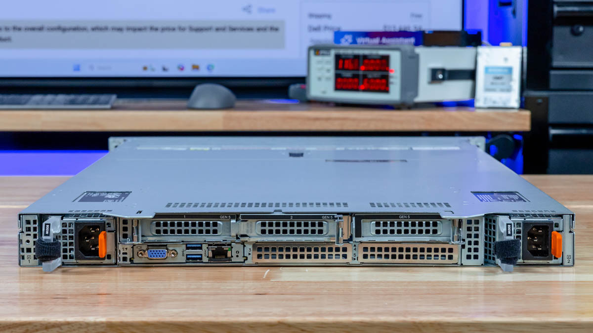 Dell PowerEdge R670 Rear вид сзади
