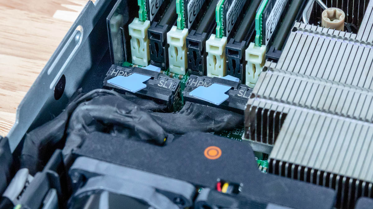 Dell PowerEdge R670 - подключение бекплейнов на материнской плате