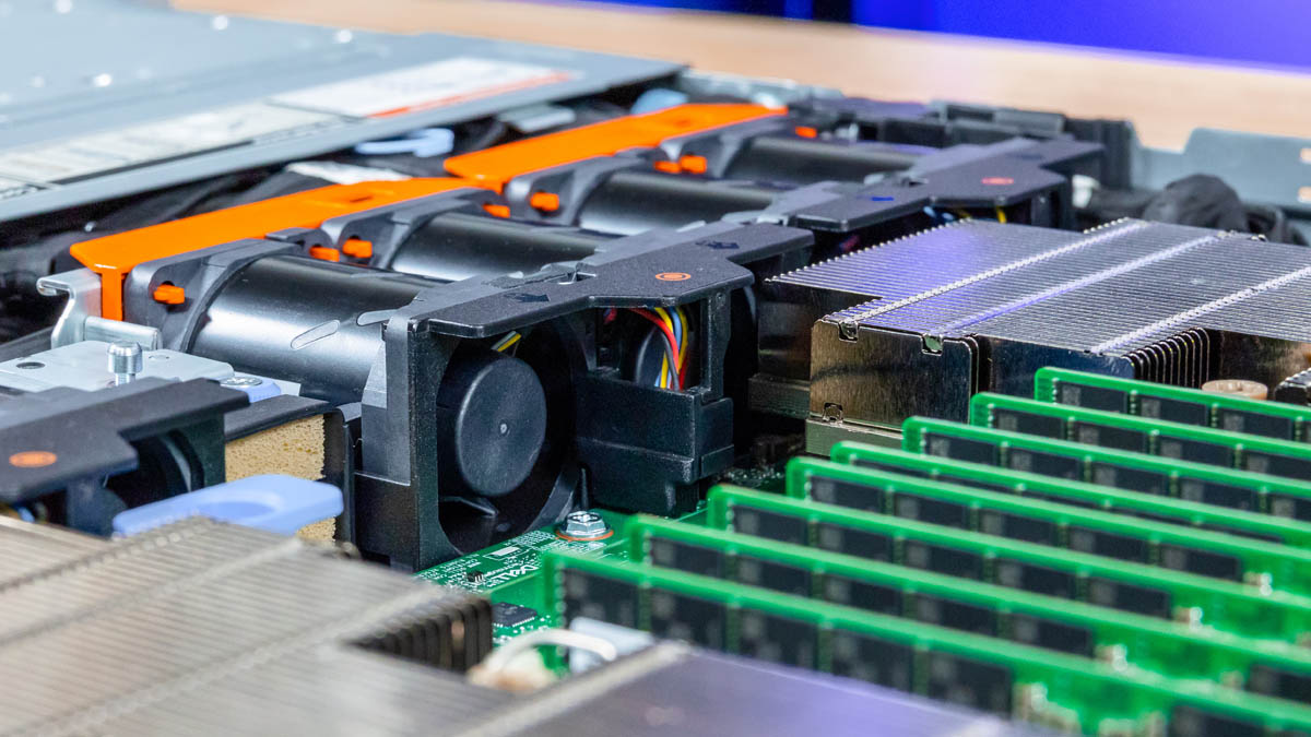 Dell PowerEdge R670 Hot Swap Fan Bay - вентиляторы с другой стороны