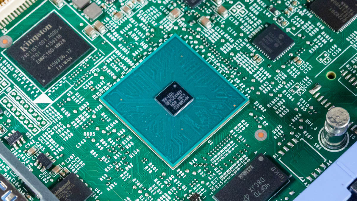 Dell PowerEdge R670 - чип iDRAC