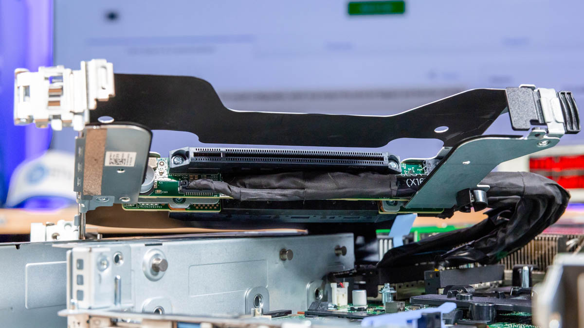 Dell PowerEdge R670 Riser и кабели