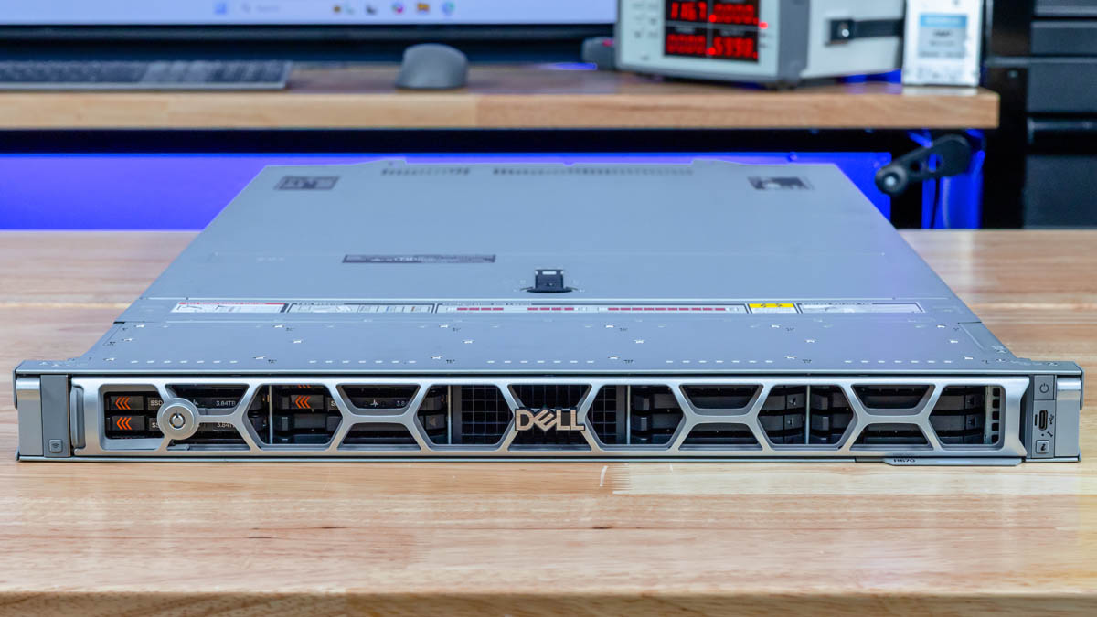 Dell PowerEdge R670 Front с безелем