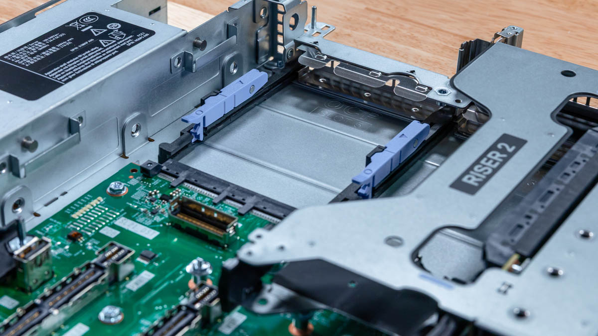 Dell PowerEdge R670 - OCP 3.0 слоты