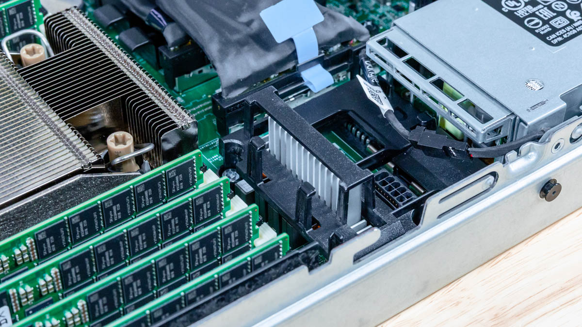 Dell PowerEdge R670 - каблирование