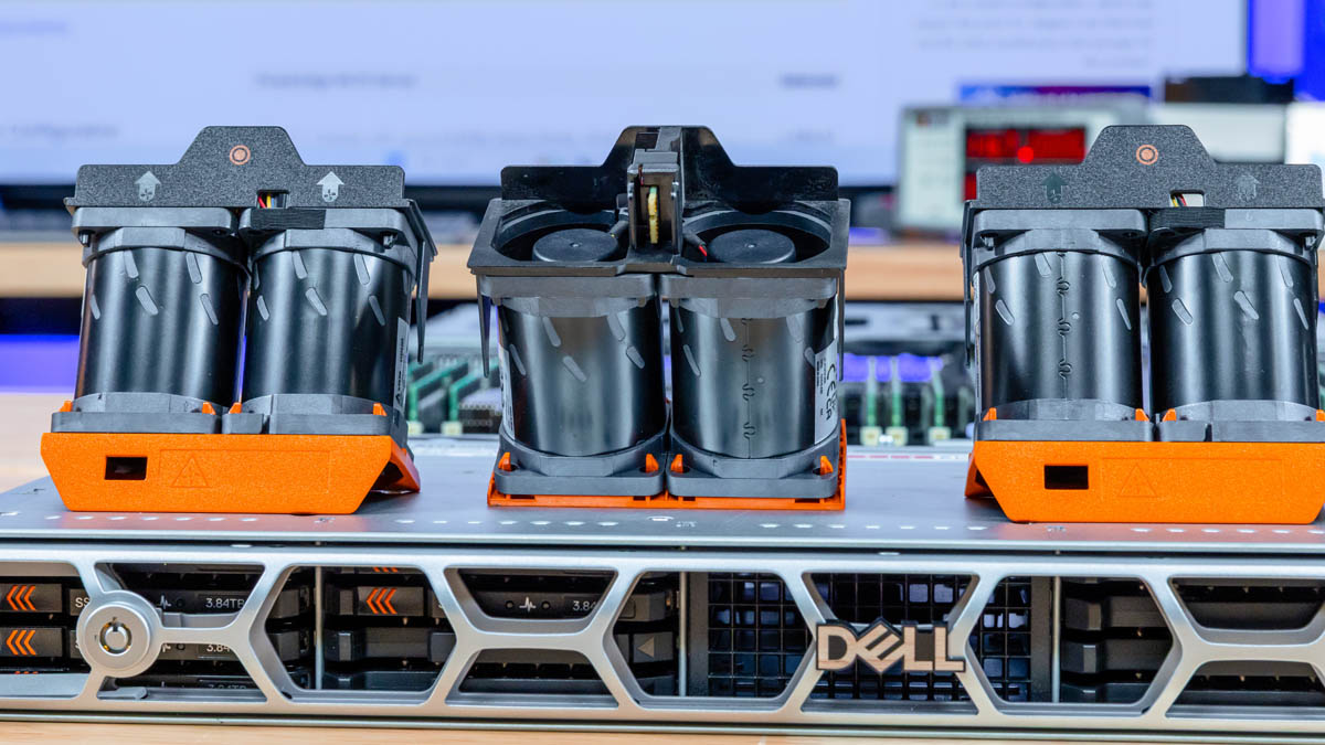 Dell PowerEdge R670 Hot Swap Fan Bay - вентиляторы с горячей заменой вне сервера