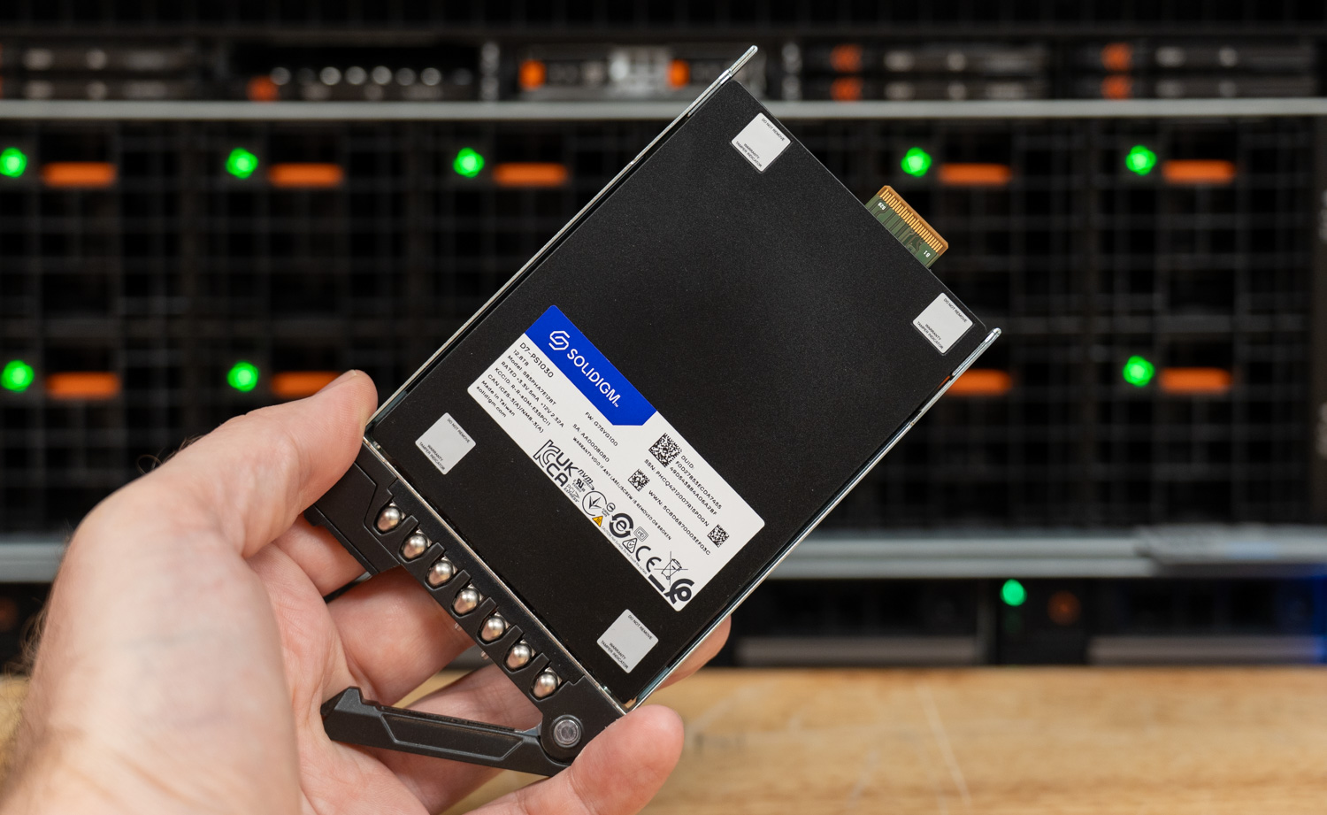 Выгрузка KV-кэша на NVMe-накопители Solidigm D7-PS1030