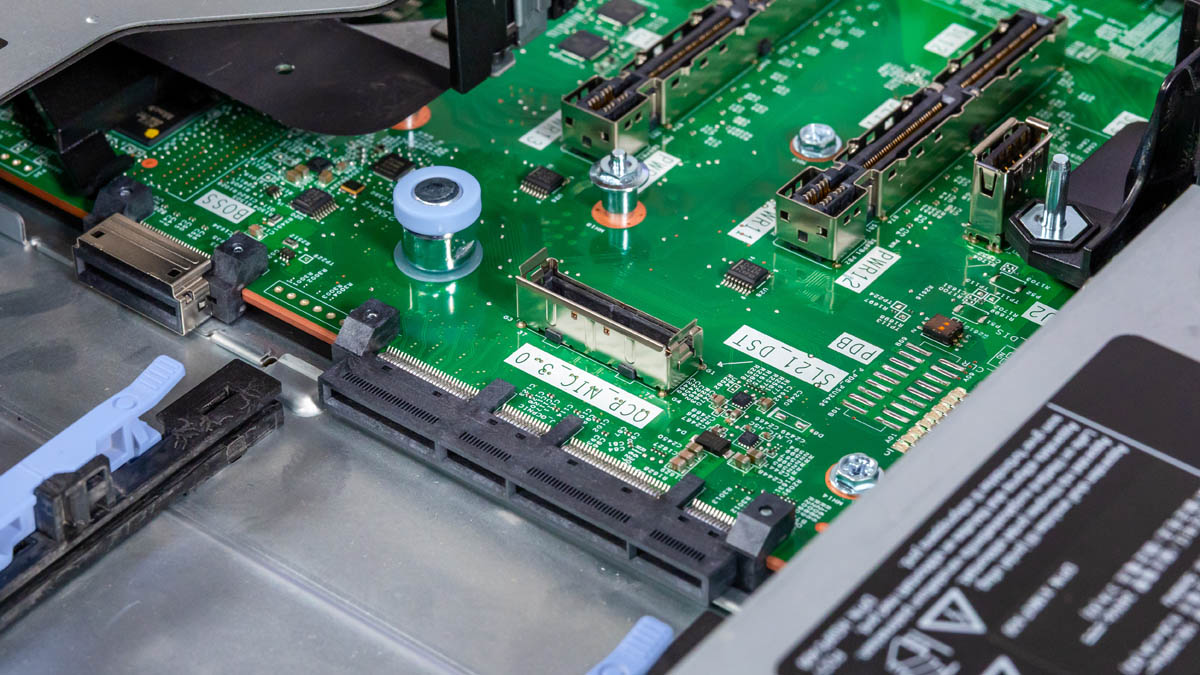 Dell PowerEdge R670 - линии PCIe