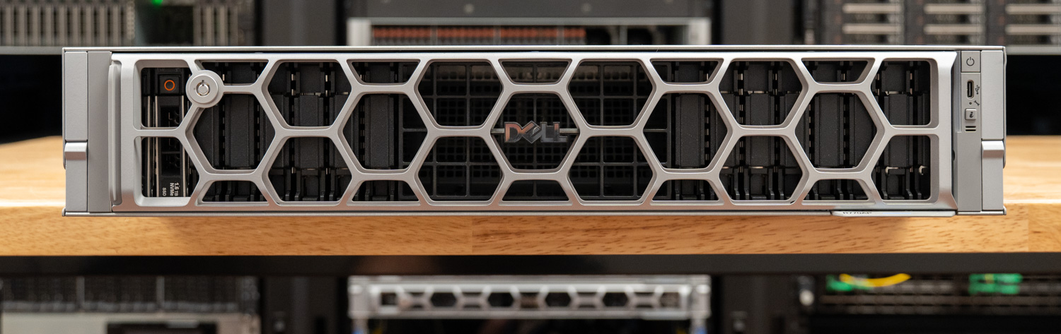 Обзор Dell PowerEdge R770AP-1.png