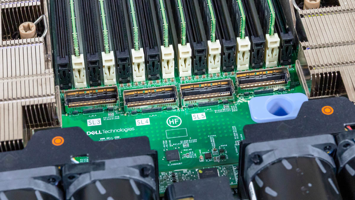 Dell PowerEdge R670 PCIe разъемы