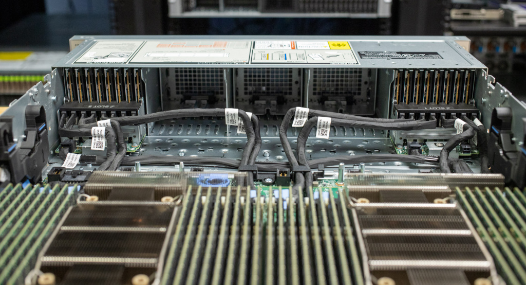Dell PowerEdge R770: обзор сервера на Intel Xeon 6 и OCP DC-MHS для ЦОД ...