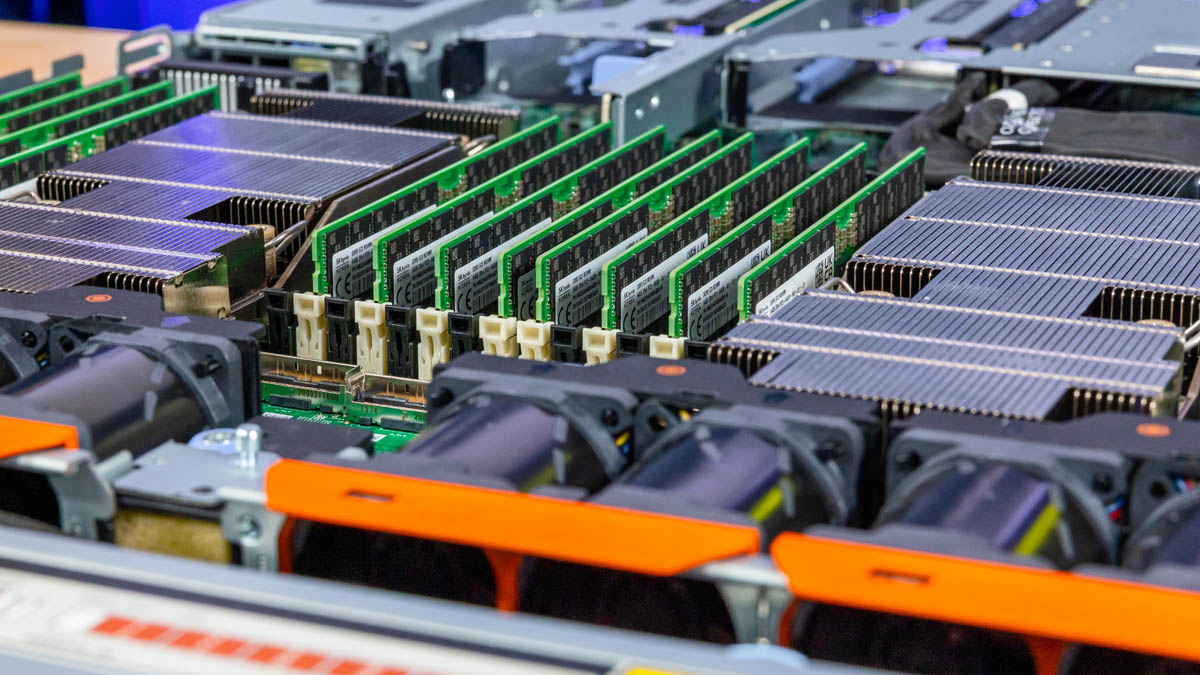 Dell PowerEdge R670 DDR5 DIMMs слоты