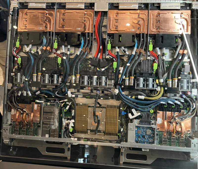 Вычислительный модуль AMD Helios: процессоры и ускорители входят в общую конструкцию узла.