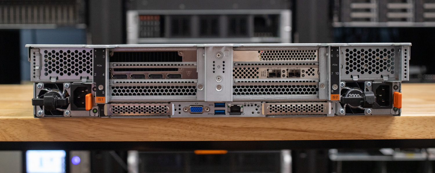 Lenovo-sr650v4-3.png
